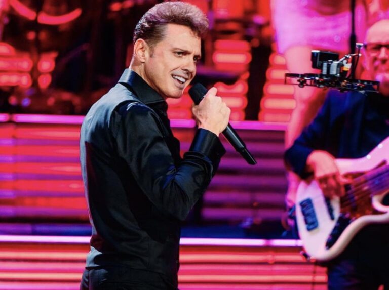 El Sol De Mexico: Luis Miguel Kicks Off 2024 North America Tour in Seattle